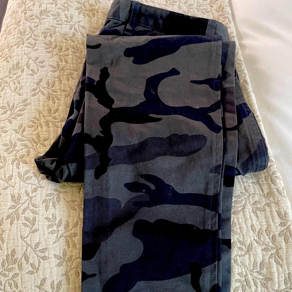 Dockets gray camo pants 34/32